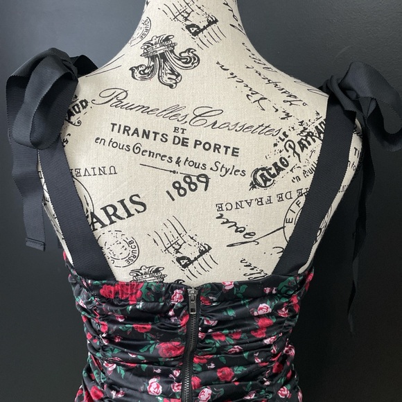 Black Dress with Roses - Picture 4 of 4